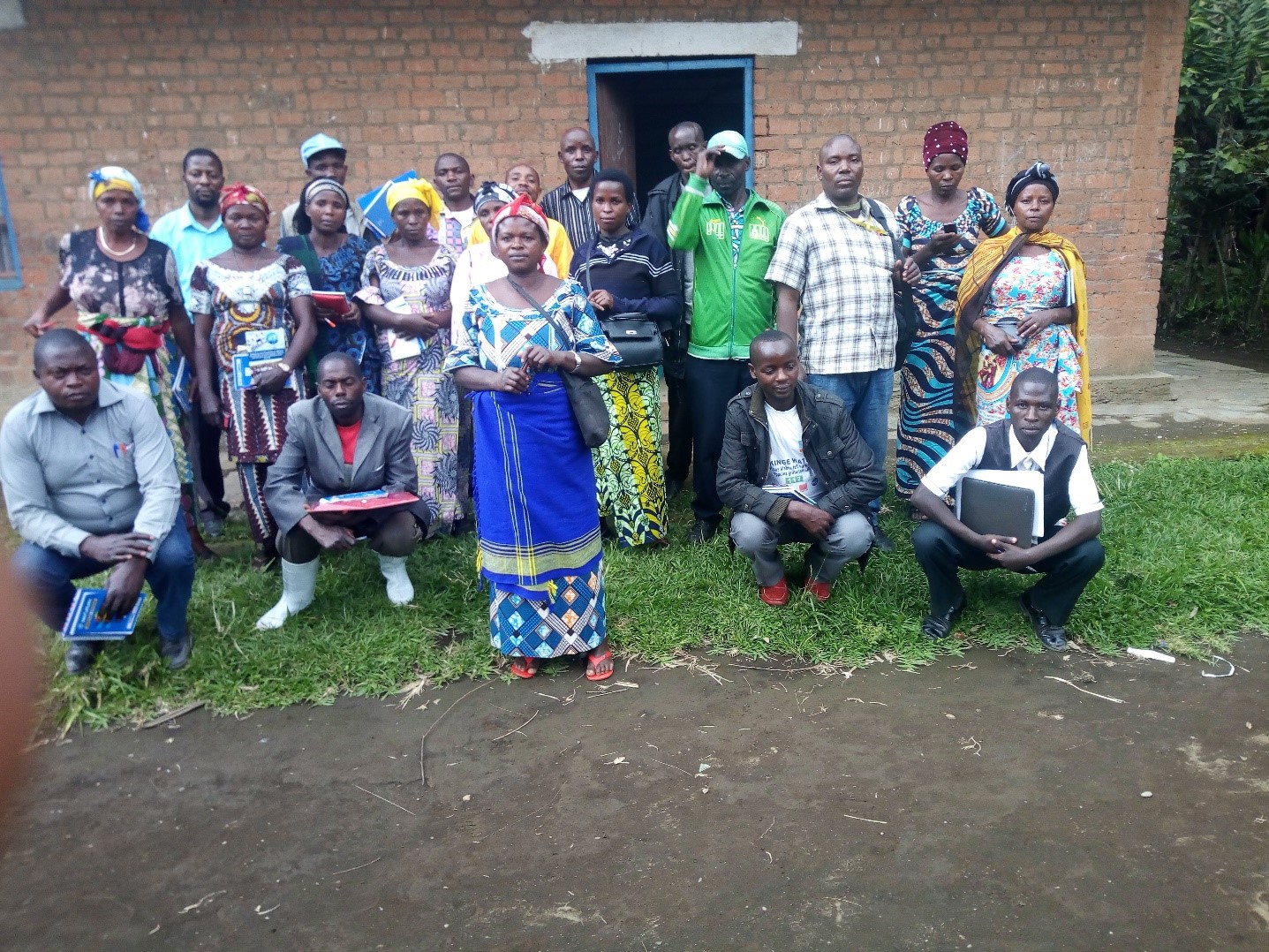 Image : Photo de famille après un atelier de formation sur